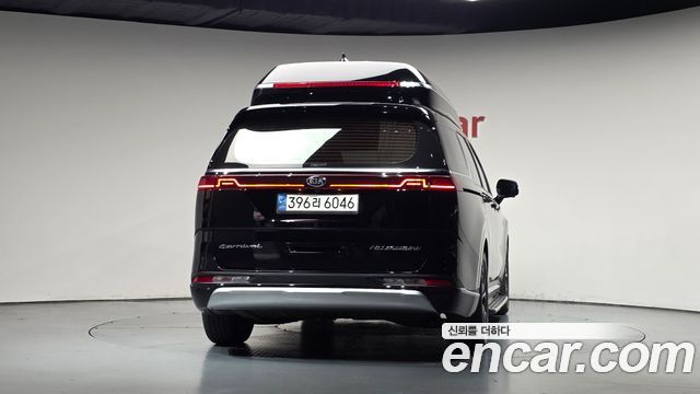 Kia Canival 2021 — photo 4