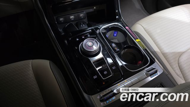 Kia Canival 2021 — photo 12
