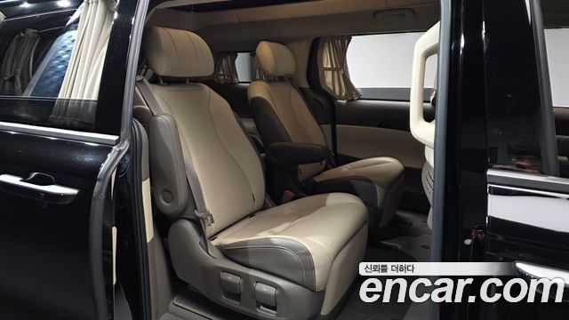 Kia Canival 2021 — photo 17