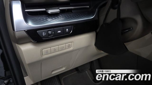 Kia Canival 2021 — photo 23