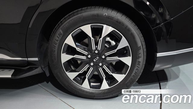 Kia Canival 2021 — photo 7