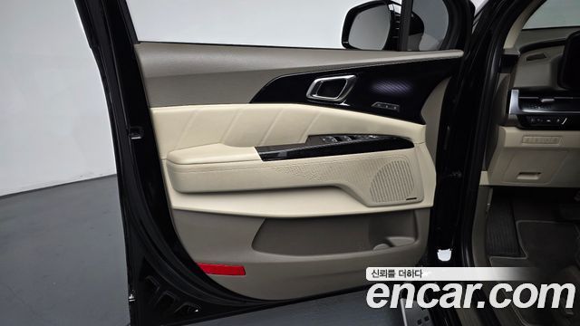 Kia Canival 2021 — photo 14