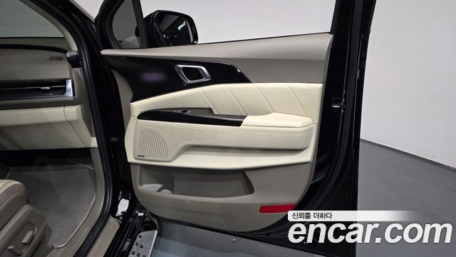 Kia Canival 2021 — photo 15