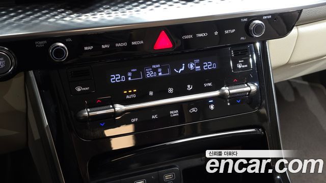 Kia Canival 2021 — photo 29