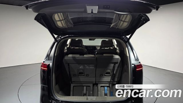 Kia Canival 2021 — photo 38