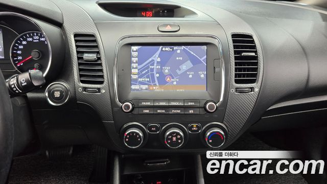 Kia K3 2018 — photo 20
