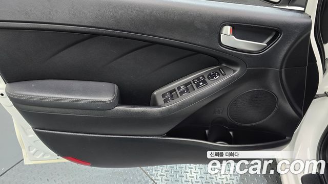 Kia K3 2018 — photo 14