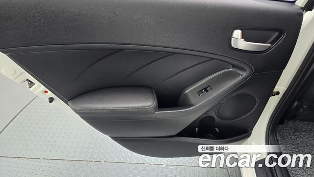 Kia K3 2018 — photo 15