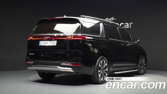 Kia Canival 2023 — photo 2