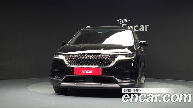 Kia Canival 2023 — photo 3