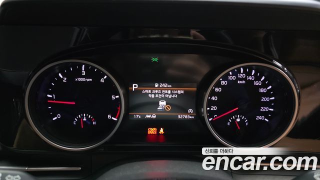 Kia Canival 2023 — photo 8