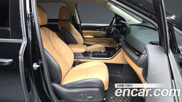 Kia Canival 2023 — photo 11