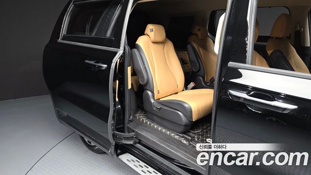 Kia Canival 2023 — photo 12