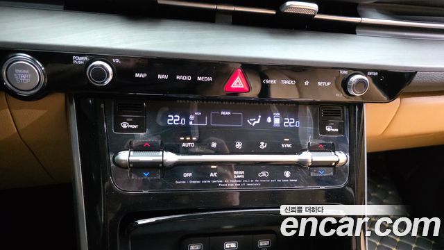 Kia Canival 2023 — photo 16