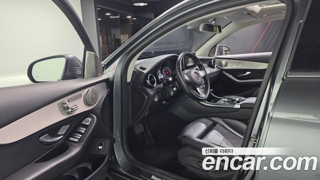 Mercedes-Benz GLC-Class 2018 — photo 10