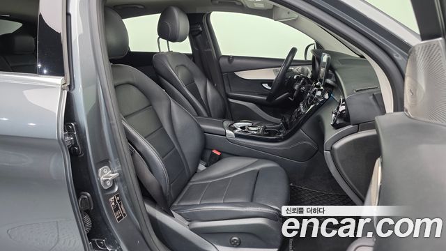 Mercedes-Benz GLC-Class 2018 — photo 11