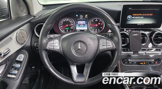 Mercedes-Benz GLC-Class 2018 — photo 13