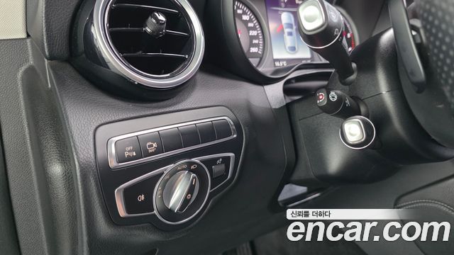 Mercedes-Benz GLC-Class 2018 — photo 17