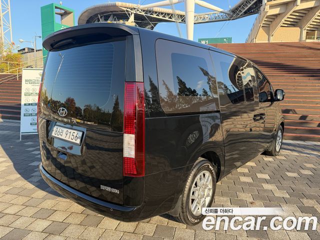 Hyundai Staria 2022 — photo 5