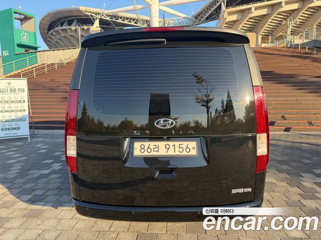 Hyundai Staria 2022 — photo 6