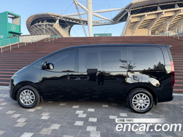 Hyundai Staria 2022 — photo 8