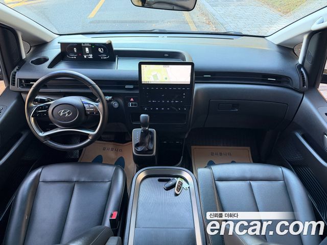 Hyundai Staria 2022 — photo 9
