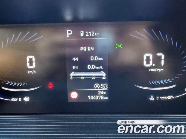 Hyundai Staria 2022 — photo 10