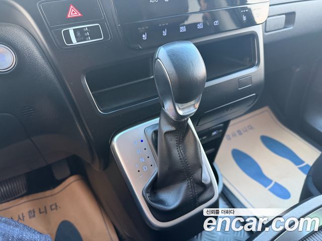 Hyundai Staria 2022 — photo 11