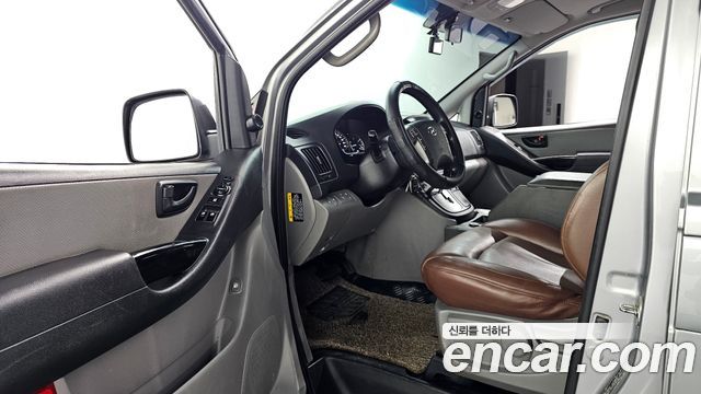 Hyundai Starex 2018 — photo 13