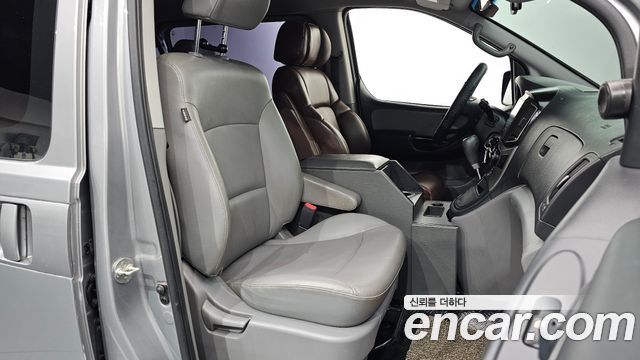 Hyundai Starex 2018 — photo 17