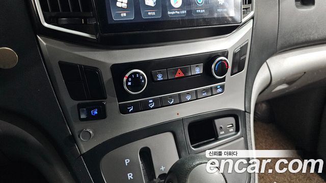 Hyundai Starex 2018 — photo 23