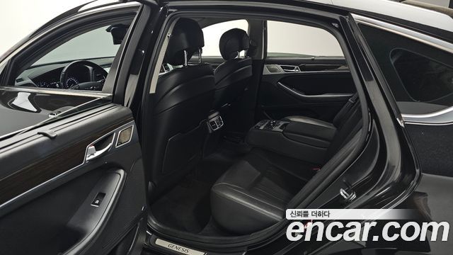 Genesis G80 2018 — photo 18