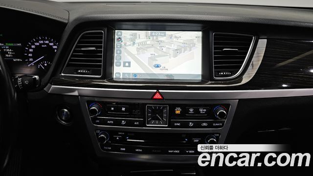 Genesis G80 2018 — photo 20