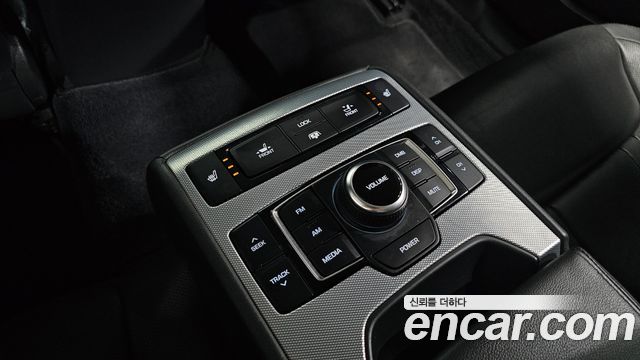 Genesis G80 2018 — photo 25