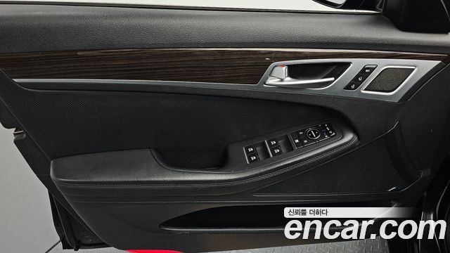 Genesis G80 2018 — photo 14