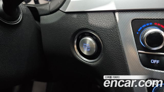 Genesis G80 2018 — photo 29