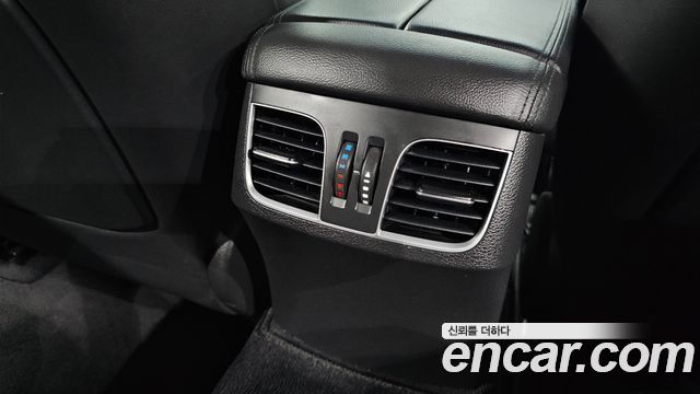 Genesis G80 2018 — photo 30