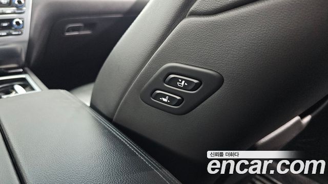 Genesis G80 2018 — photo 31