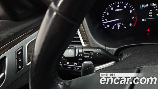 Genesis G80 2018 — photo 32
