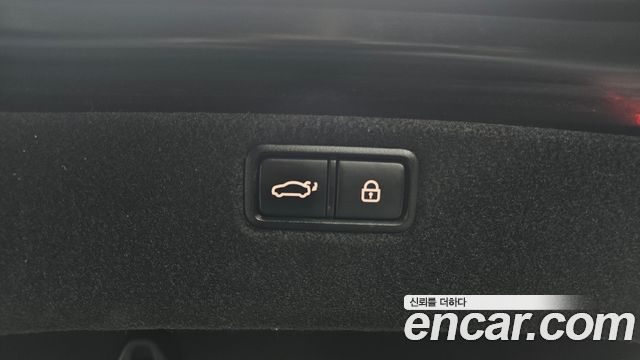Genesis G80 2018 — photo 33