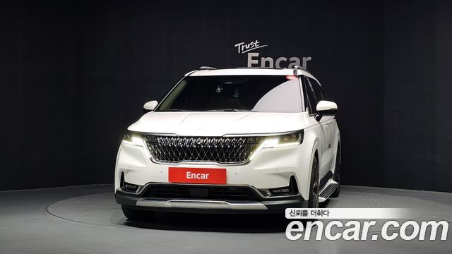 Kia Canival 2023 — photo 3