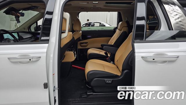 Kia Canival 2023 — photo 18