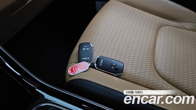 Kia Canival 2023 — photo 21