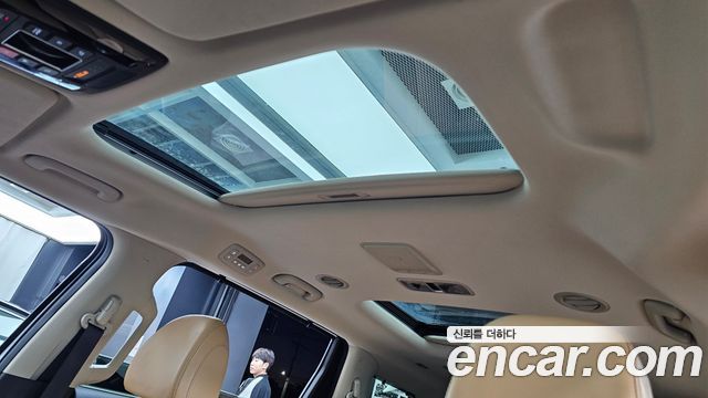 Kia Canival 2023 — photo 22