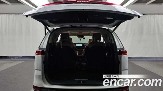 Kia Canival 2023 — photo 25