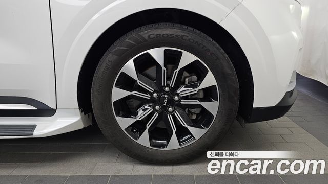 Kia Canival 2023 — photo 7