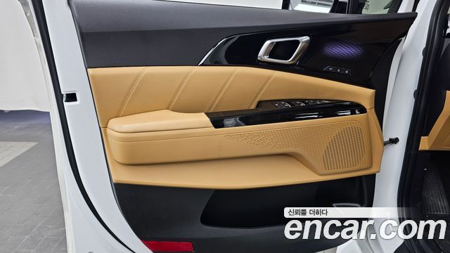 Kia Canival 2023 — photo 14