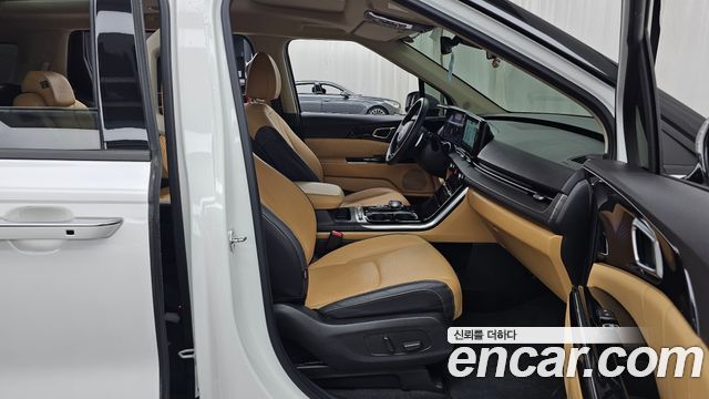 Kia Canival 2023 — photo 16
