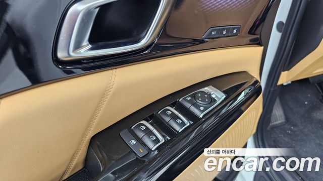 Kia Canival 2023 — photo 35