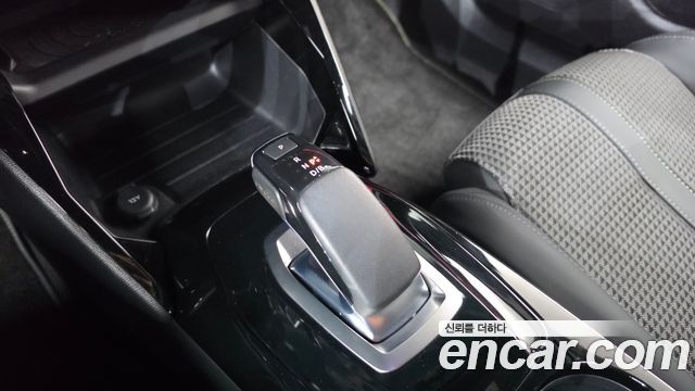 Peugeot 2008 2022 — photo 12